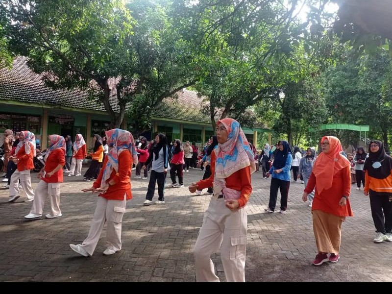 KEGIATAN DHARMA WANITA