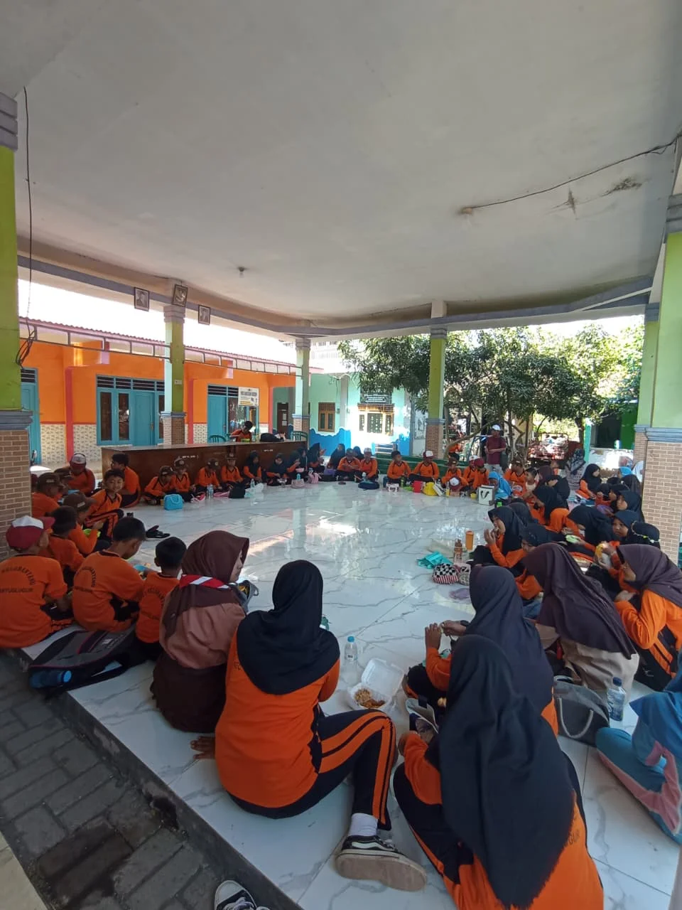 KTS Kunjungan ke Balai Desa Selobanteng